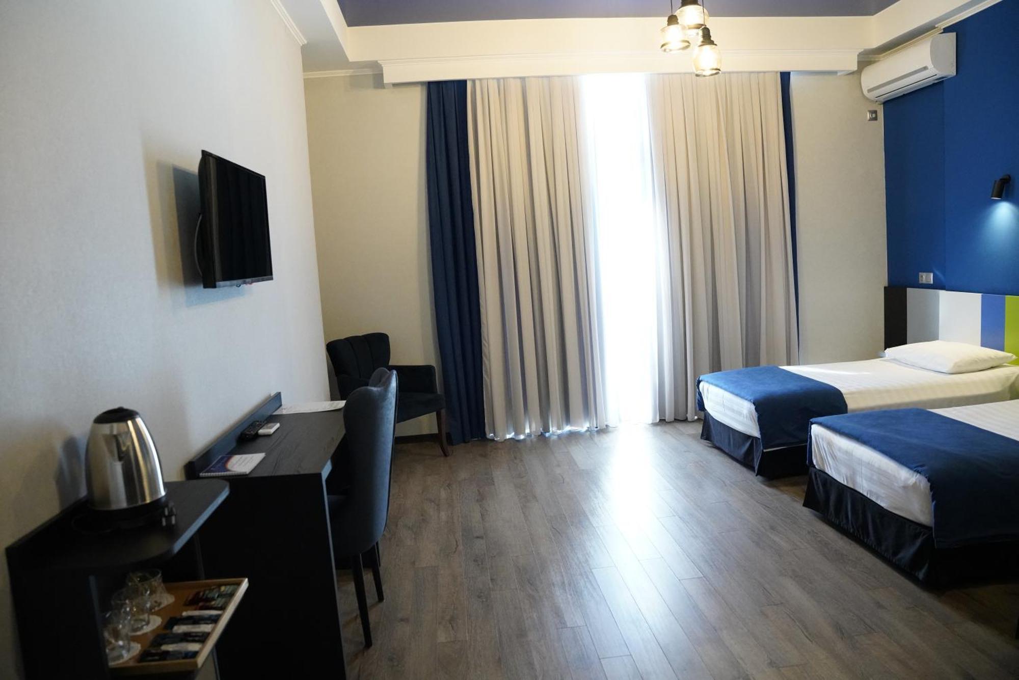 Hotel Panoramic Koetaisi Buitenkant foto
